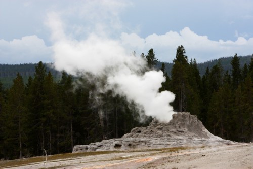 YellowstoneUpperGeyserBasin5053