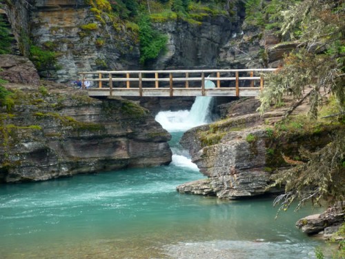 GlacierStMWaterfallWalk0942